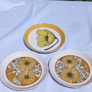 Mikasa Yellow and White Floral Dessert Plates